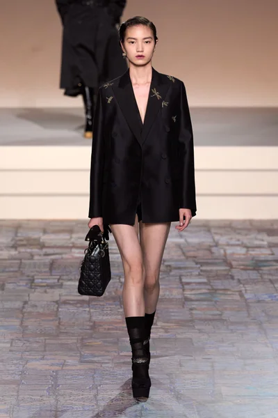 Look 12